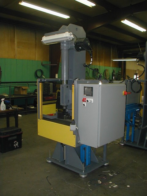 Servo Press 640x480.jpg